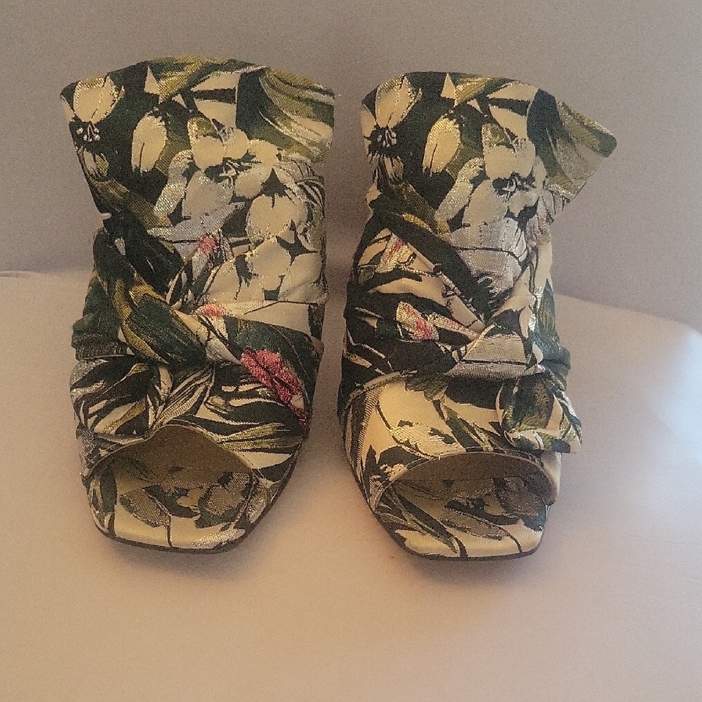 Marc Fisher Green and White Heels
